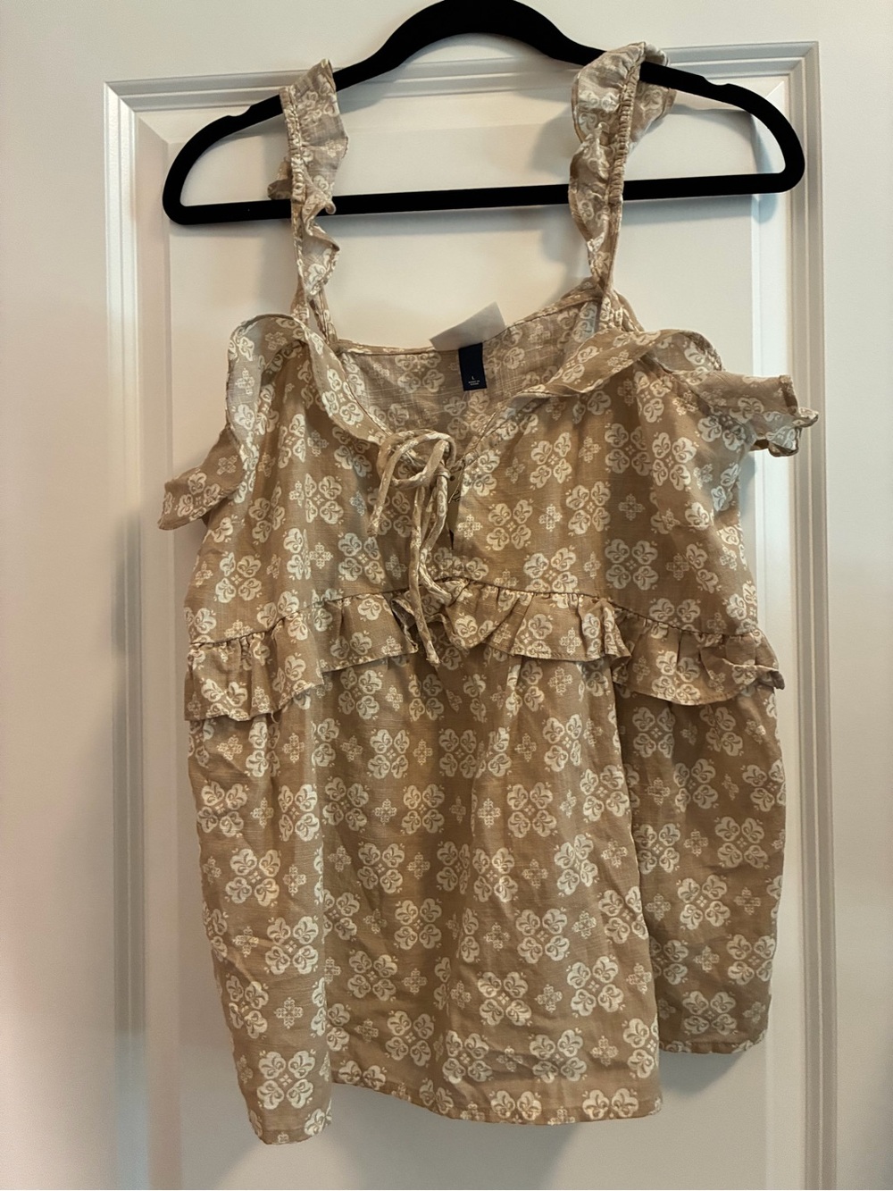 Universal Thread Beige Floral Ruffle Tie-Front Camisole